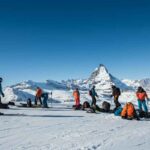 Cortina sotto la neve: tre sciatori travolti, due in gravi condizioni